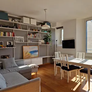 Modern Bright And Appartamento Milano